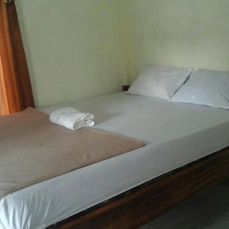Pedek Homestay Прая Екстериор снимка