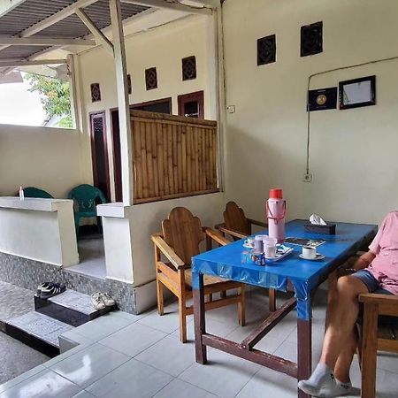 Pedek Homestay Прая Екстериор снимка