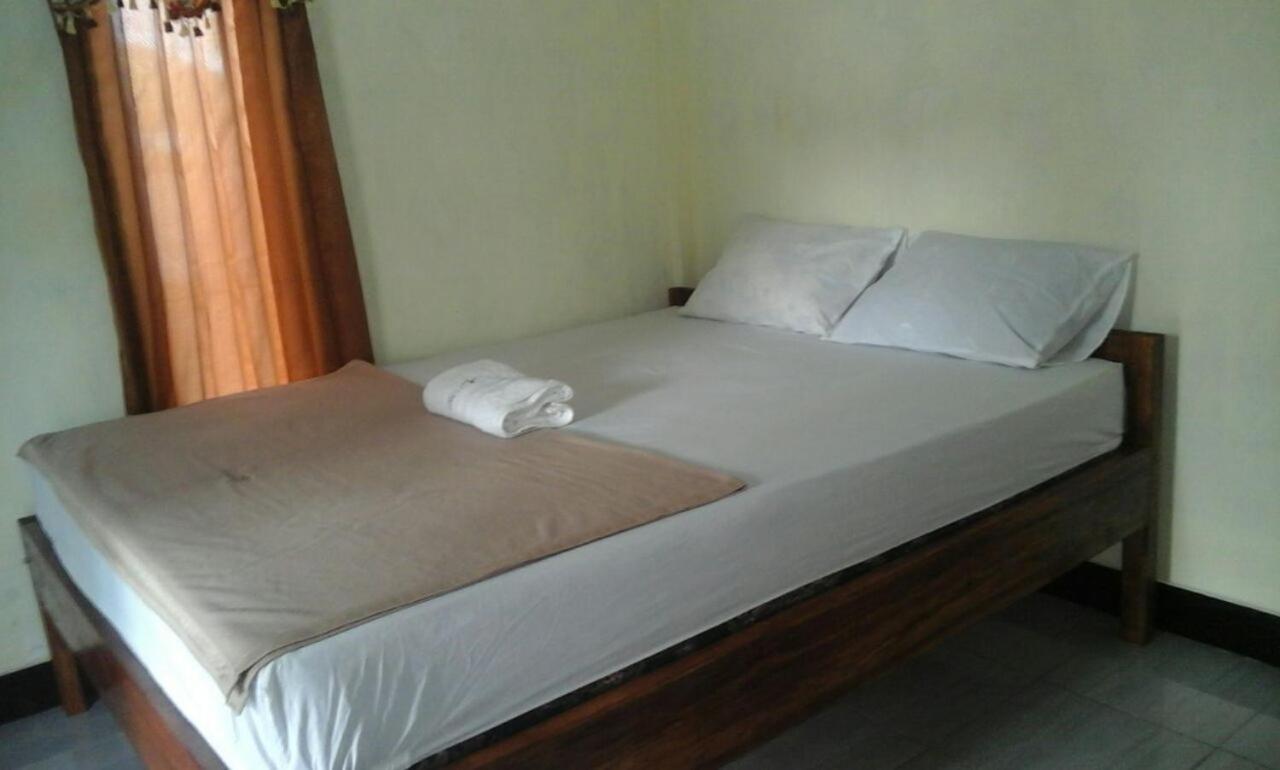 Pedek Homestay Прая Екстериор снимка