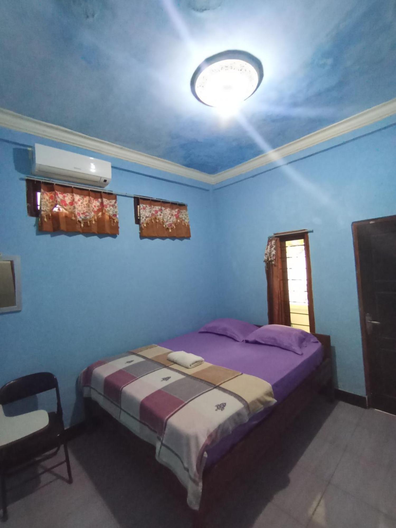 Pedek Homestay Прая Екстериор снимка