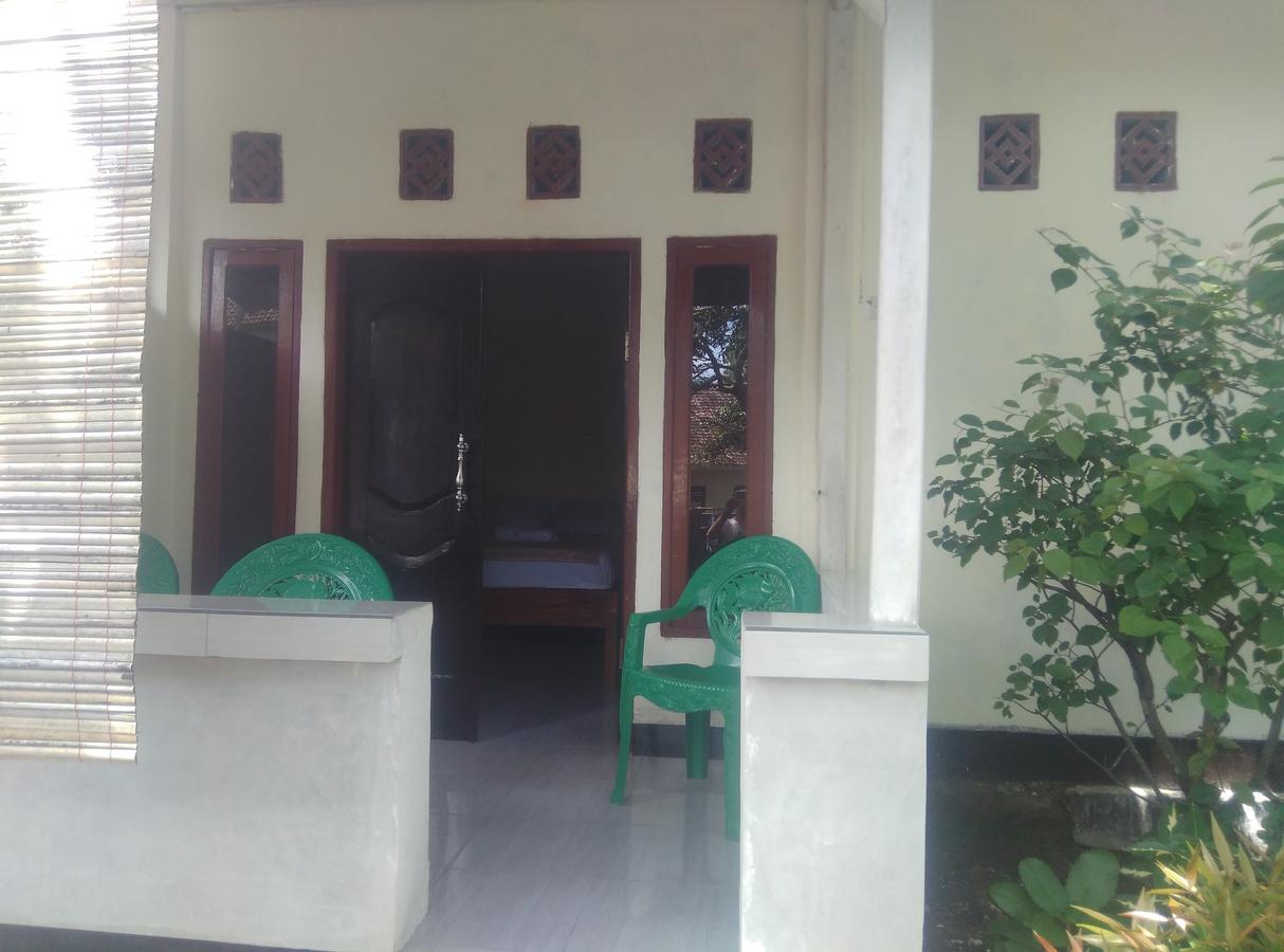 Pedek Homestay Прая Екстериор снимка